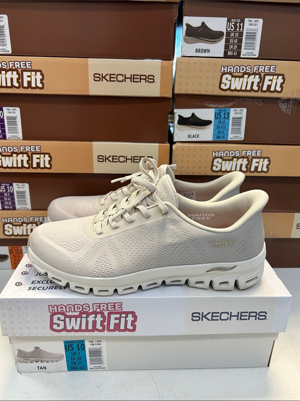 Skechers Women's Size 10 Swift Fit Lace-Up Sneakers in Tan 0246